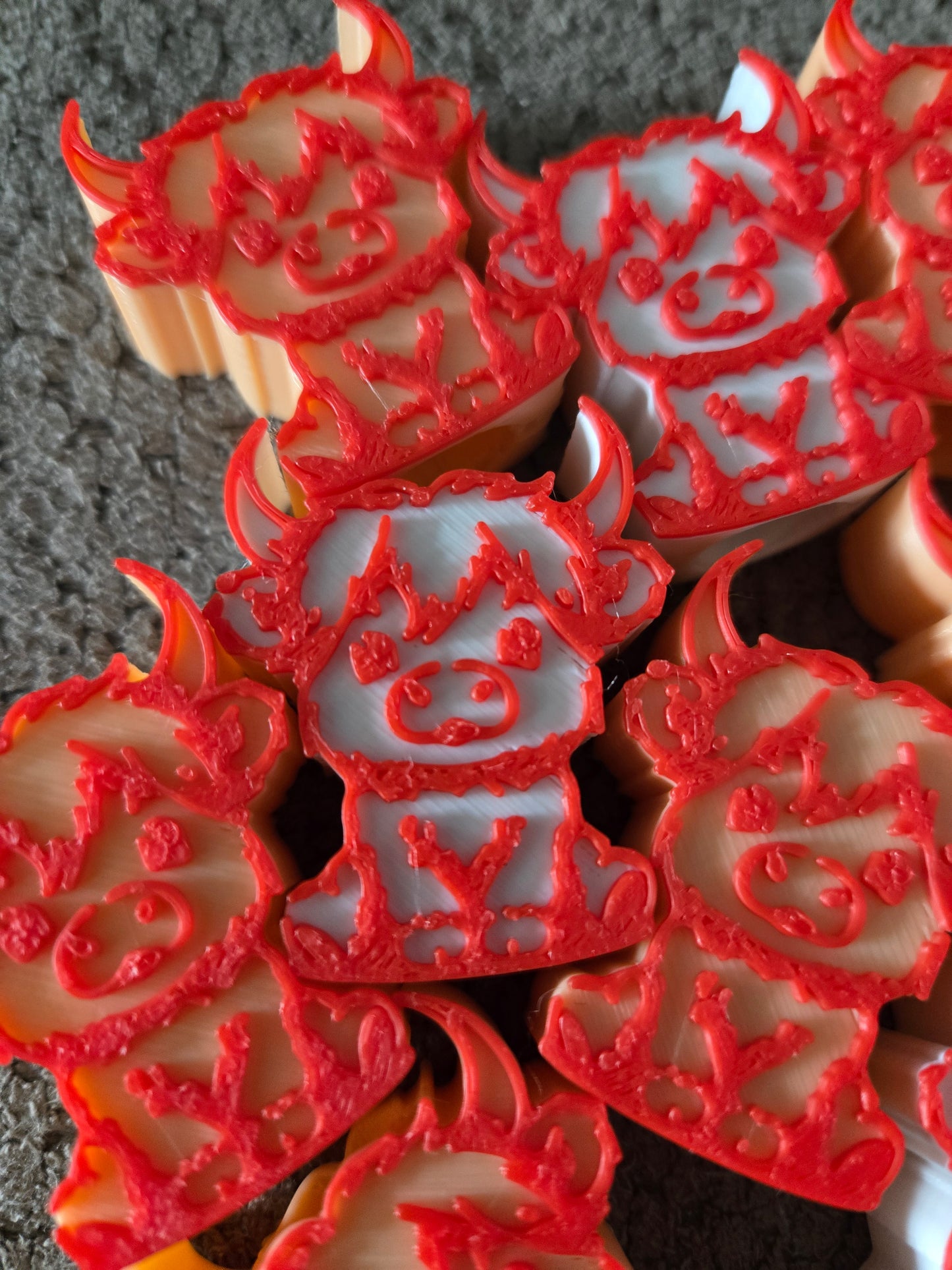 2 pk Mystery Highland Cow Topper